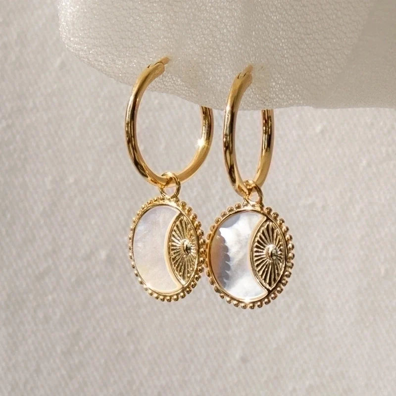 Pendientes concha de acero inoxidable con revestimiento de sol y luna de estilo vintage