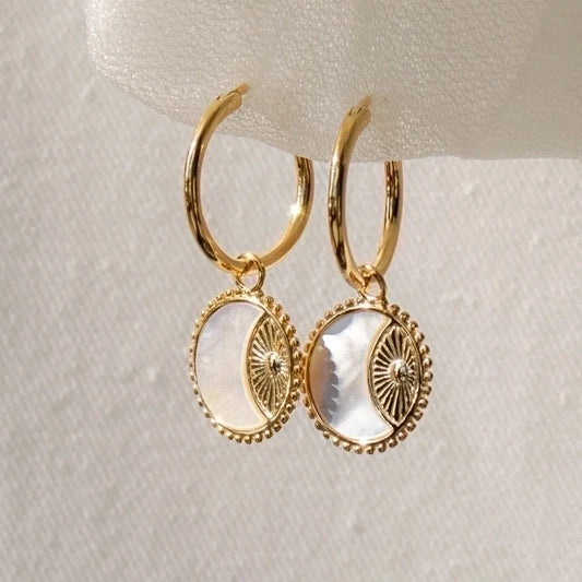 Pendientes concha de acero inoxidable con revestimiento de sol y luna de estilo vintage